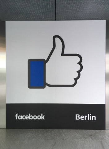 Facebook Christmas in Summer Berlin 01