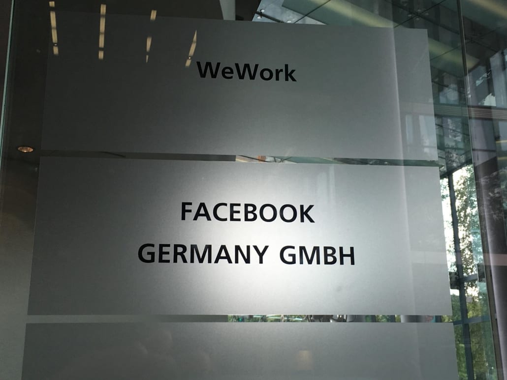 Facebook Christmas in Summer Berlin 06